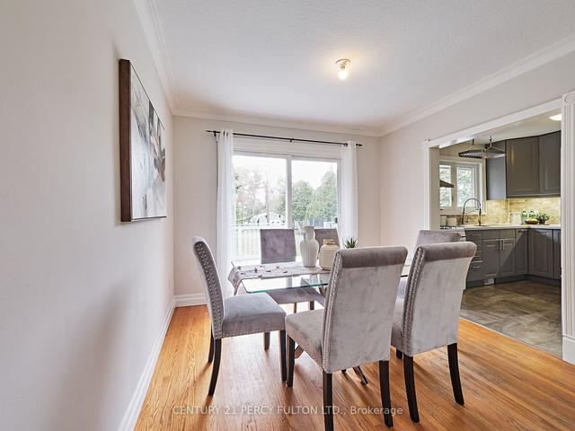 36 Cresser Ave, House detached with 3 bedrooms, 2 bathrooms and 7 parking in Whitby ON | Image 3