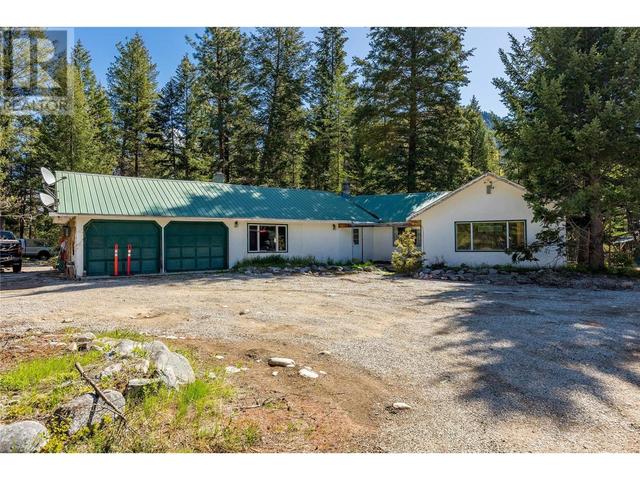 6580 Hwy 33 Hwy, House detached with 4 bedrooms, 2 bathrooms and 400 parking in Kootenay Boundary E BC | Image 1