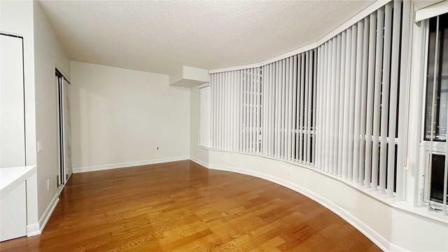 1809 - 33 Sheppard Ave E, Condo with 0 bedrooms, 1 bathrooms and 0 parking in Toronto ON | Image 6
