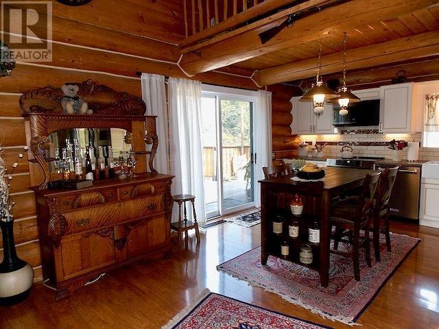 1432 Flett Road, House detached with 5 bedrooms, 3 bathrooms and null parking in Cariboo E BC | Image 4