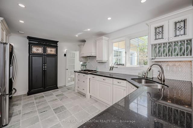 22 Arkendo Dr, House detached with 5 bedrooms, 5 bathrooms and 8 parking in Oakville ON | Image 40
