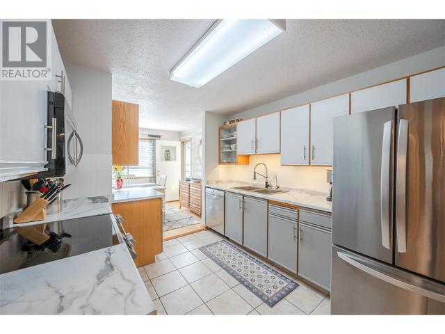 209 - 187 Warren Ave, Condo with 2 bedrooms, 2 bathrooms and 1 parking in Penticton BC | Image 4
