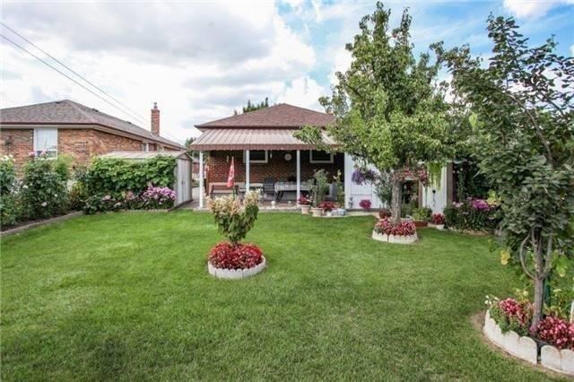 UPPER - 21 Ivanhoe Ct, House detached with 3 bedrooms, 1 bathrooms and 1 parking in Toronto ON | Image 3