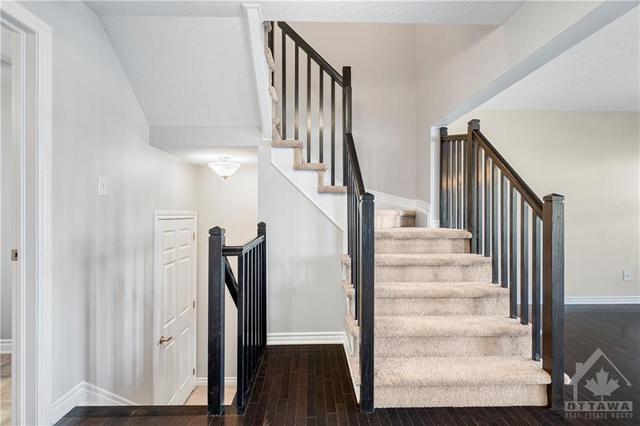 2615 Baynes Sound Way, Townhouse with 3 bedrooms, 2 bathrooms and 3 parking in Ottawa ON | Image 15