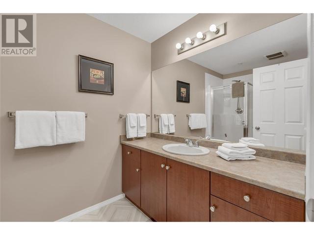 1301 - 1875 Country Club Dr, Condo with 3 bedrooms, 2 bathrooms and 1 parking in Kelowna BC | Image 31