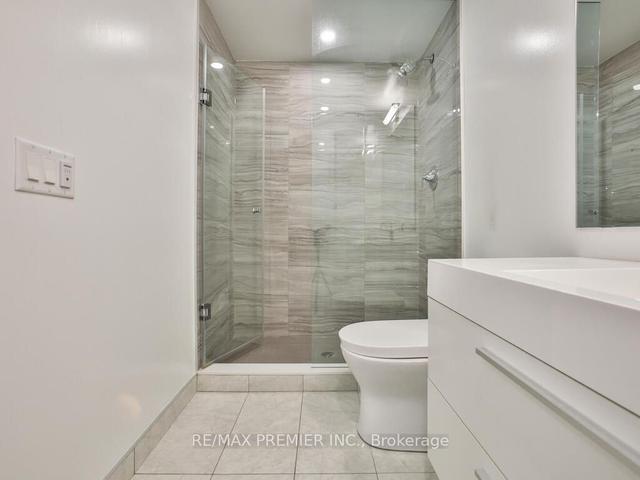 2909 - 39 Roehampton Ave, Condo with 3 bedrooms, 2 bathrooms and 1 parking in Toronto ON | Image 16