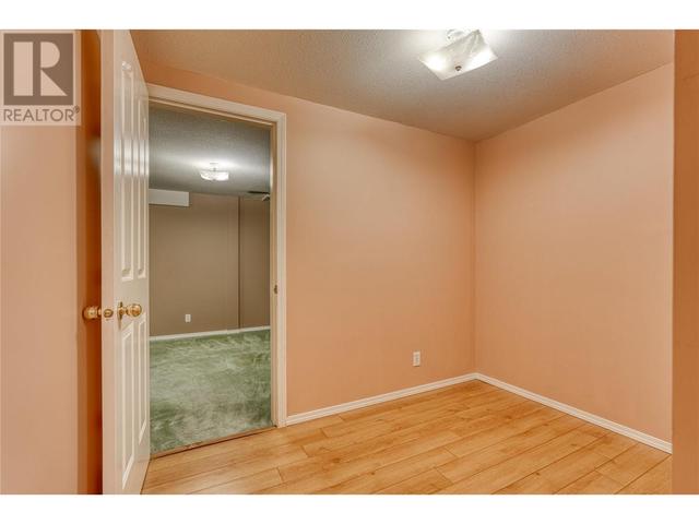 159 - 1634 Carmi Ave, House attached with 3 bedrooms, 3 bathrooms and 2 parking in Penticton BC | Image 25