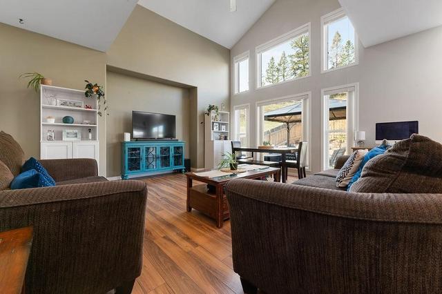 2134 Westside Park View, House detached with 5 bedrooms, 4 bathrooms and 4 parking in Invermere BC | Image 4