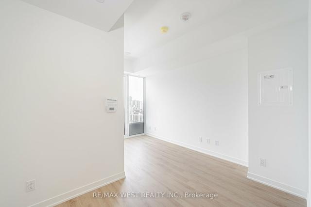 2609 - 319 Jarvis St, Condo with 0 bedrooms, 1 bathrooms and 0 parking in Toronto ON | Image 4