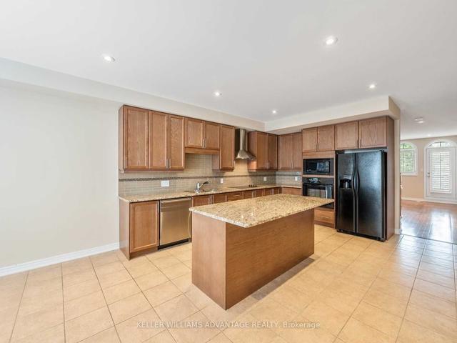 86 Woodbine Ave, House attached with 3 bedrooms, 3 bathrooms and 2 parking in Toronto ON | Image 3