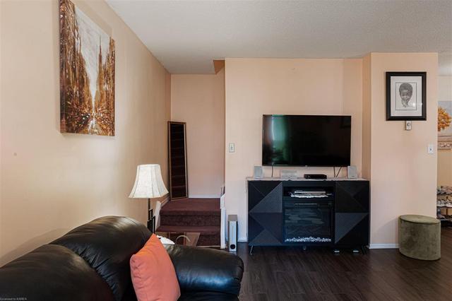 316 - 1010 Pembridge Cres, House attached with 2 bedrooms, 1 bathrooms and 1 parking in Kingston ON | Image 23
