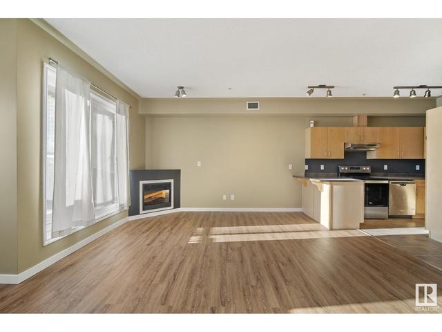 201 - 10606 102 Ave Nw, Condo with 2 bedrooms, 1 bathrooms and null parking in Edmonton AB | Image 1
