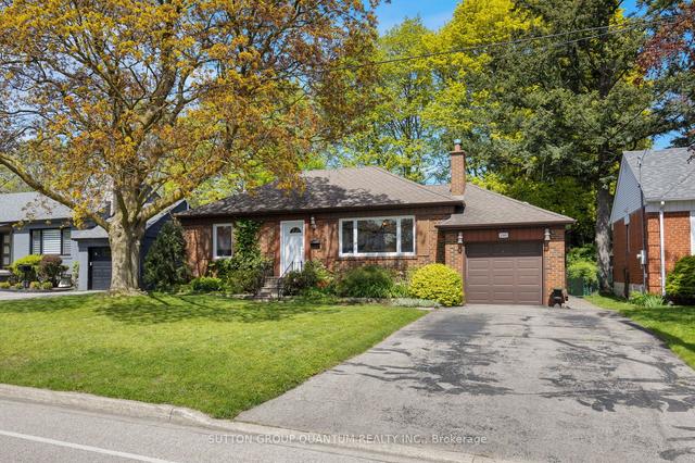 1399 Applewood Rd, House detached with 2 bedrooms, 2 bathrooms and 5 parking in Mississauga ON | Image 1