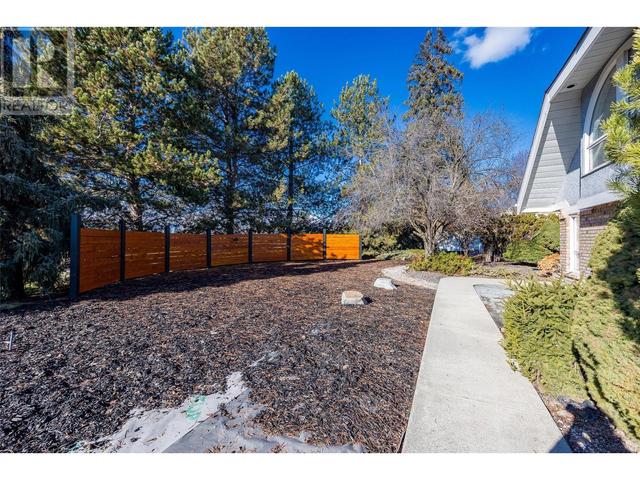 1610 Highland Dr N, House detached with 4 bedrooms, 2 bathrooms and 2 parking in Kelowna BC | Image 20