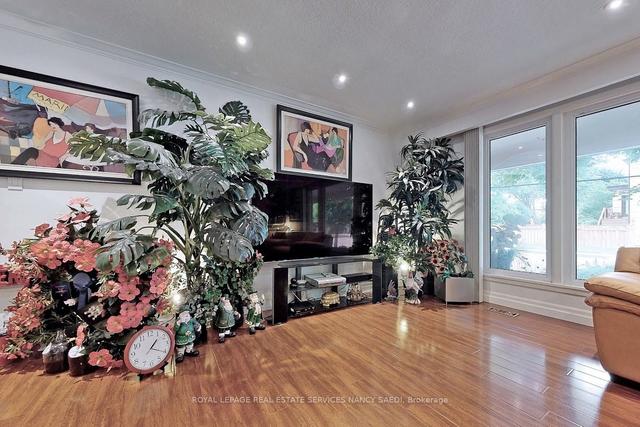 68 Longmore St, House detached with 3 bedrooms, 3 bathrooms and 4 parking in Toronto ON | Image 4