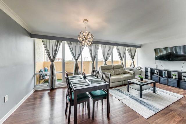 808 - 3555 Bathurst St, Condo with 2 bedrooms, 2 bathrooms and 1 parking in Toronto ON | Image 2