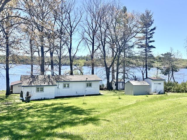 32 Quinte View Rd, House detached with 2 bedrooms, 1 bathrooms and 4 parking in Greater Napanee ON | Image 15
