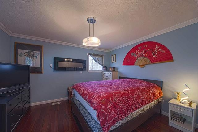 1071 Stevens St, House detached with 3 bedrooms, 3 bathrooms and 5 parking in White Rock BC | Image 17