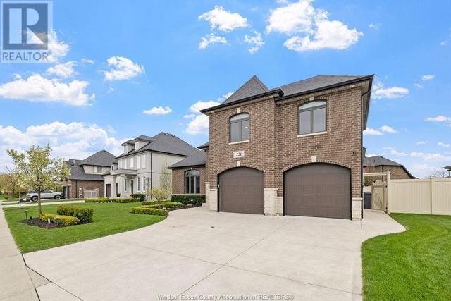 221 Selina, House detached with 3 bedrooms, 3 bathrooms and null parking in Lakeshore ON | Image 2