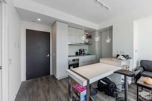 5313 - 197 Yonge St, Condo with 0 bedrooms, 1 bathrooms and 0 parking in Toronto ON | Image 4