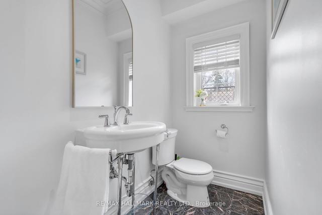 104 Mayfield Ave, House detached with 4 bedrooms, 4 bathrooms and 3 parking in Toronto ON | Image 9