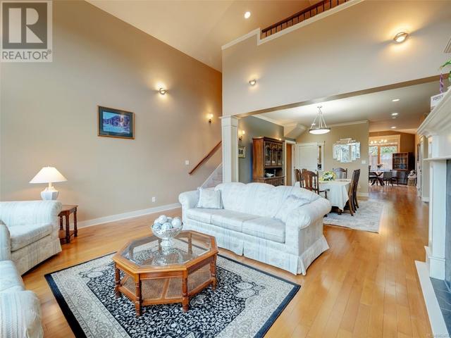 10 - 630 Brookside Rd, House attached with 2 bedrooms, 3 bathrooms and 2 parking in Colwood BC | Image 5