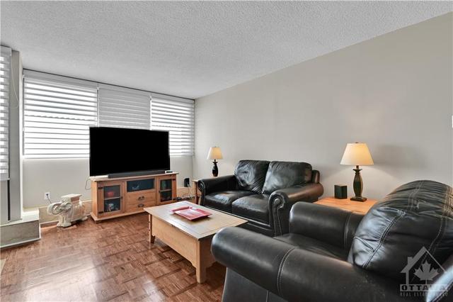 1105 - 1285 Cahill Dr, Condo with 3 bedrooms, 2 bathrooms and 2 parking in Ottawa ON | Image 5