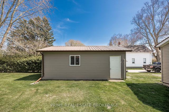 177 Furnival Rd, House detached with 2 bedrooms, 1 bathrooms and 5 parking in West Elgin ON | Image 3