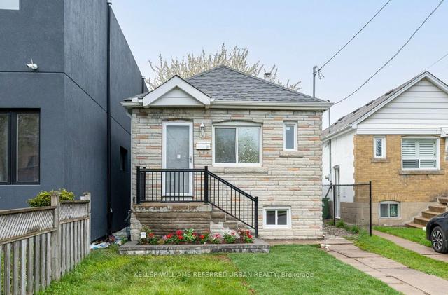 30 Buttonwood Ave, House detached with 2 bedrooms, 2 bathrooms and 1 parking in Toronto ON | Image 1