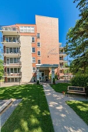 508 - 1377 Lakeshore Rd, Condo with 1 bedrooms, 1 bathrooms and 1 parking in Burlington ON | Image 1