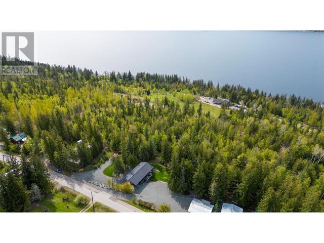 7430 Stampede Trail, House detached with 3 bedrooms, 2 bathrooms and 4 parking in Columbia Shuswap F BC | Image 80