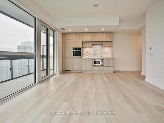2909 - 39 Roehampton Ave, Condo with 3 bedrooms, 2 bathrooms and 1 parking in Toronto ON | Image 34