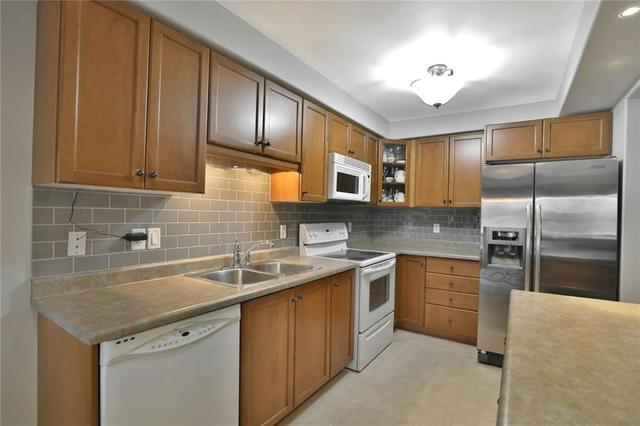 65 Hemlock Way, House attached with 3 bedrooms, 2 bathrooms and 1 parking in Grimsby ON | Image 7