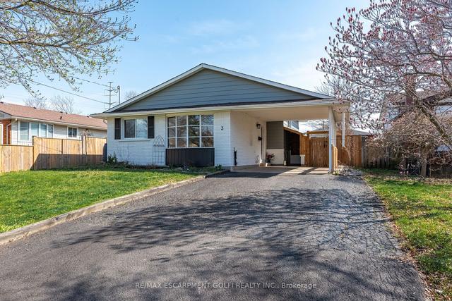 3 Rene Ln, House detached with 2 bedrooms, 2 bathrooms and 5 parking in St. Catharines ON | Image 1