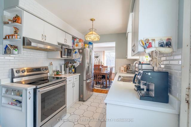 9 Northover St, House semidetached with 3 bedrooms, 3 bathrooms and 2 parking in Toronto ON | Image 5