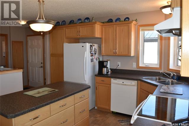 302 Richard Street, House detached with 3 bedrooms, 3 bathrooms and null parking in Manitou Beach SK | Image 13