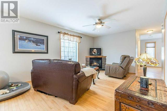 37 - 423002 Range Road 10, House detached with 2 bedrooms, 2 bathrooms and null parking in Ponoka County AB | Image 16