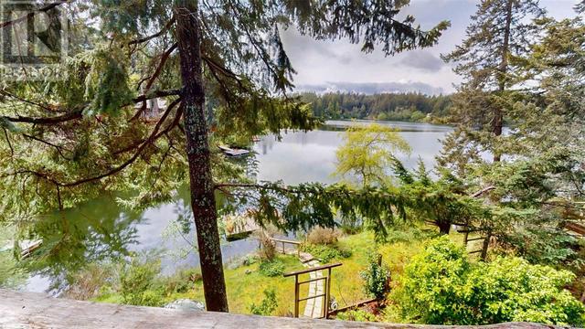 36137 Galleon Way, House detached with 2 bedrooms, 2 bathrooms and 2 parking in Southern Gulf Islands BC | Image 2