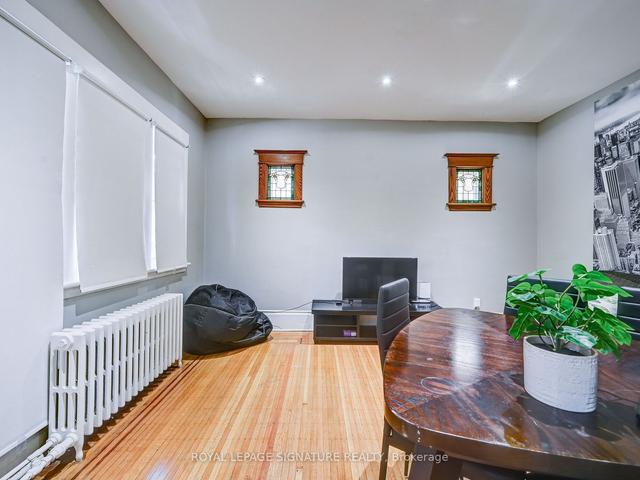 54 S Oval, House detached with 4 bedrooms, 2 bathrooms and 3 parking in Hamilton ON | Image 3