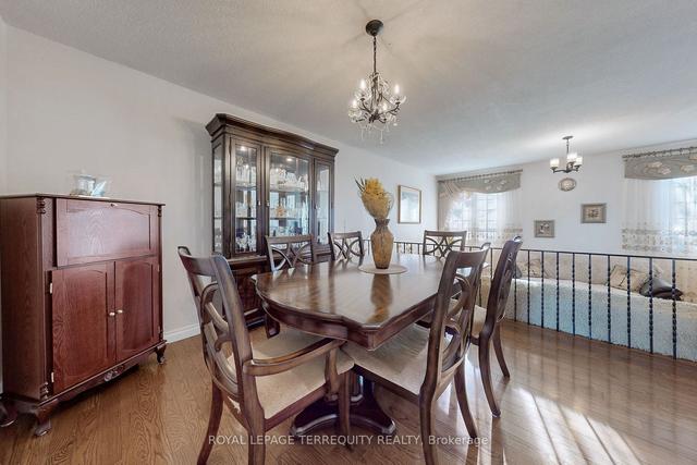 17 Newington Cres, House detached with 3 bedrooms, 3 bathrooms and 3 parking in Toronto ON | Image 26