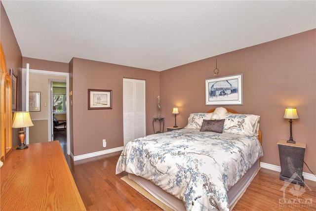 21 Torrey Pines Crt, Townhouse with 2 bedrooms, 2 bathrooms and 1 parking in Ottawa ON | Image 16