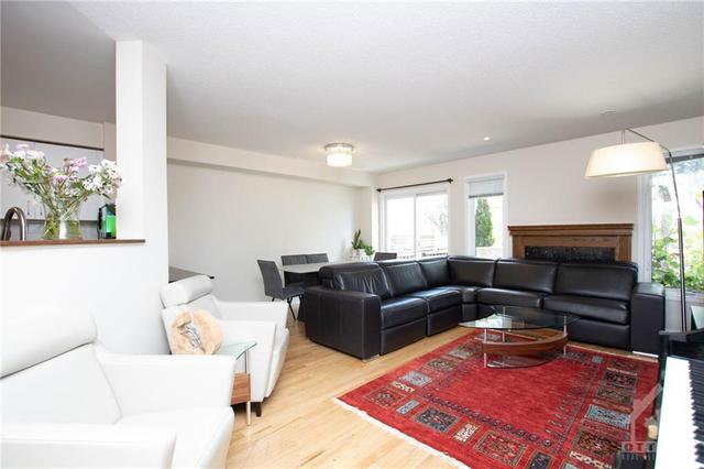 317 Freedom Private, Townhouse with 3 bedrooms, 3 bathrooms and 2 parking in Ottawa ON | Image 9
