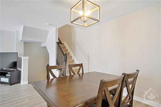 711 Juneberry Lane, Townhouse with 3 bedrooms, 2 bathrooms and 2 parking in Ottawa ON | Image 8
