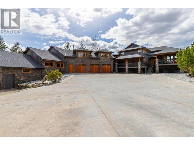 5774 Deadpine Dr, House detached with 6 bedrooms, 5 bathrooms and 3 parking in Central Okanagan BC | Image 1