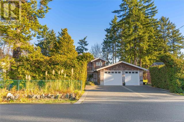 2346 Wild Dove Rd, House detached with 7 bedrooms, 4 bathrooms and 6 parking in Nanaimo BC | Image 1
