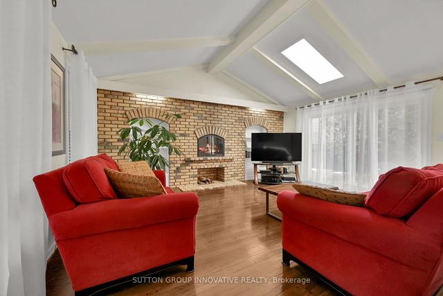2008 Kingsbridge Ct, House detached with 3 bedrooms, 4 bathrooms and 6 parking in Burlington ON | Image 9