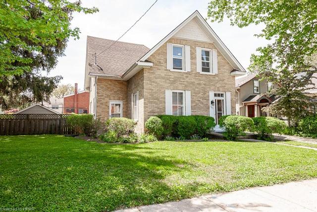 101 Cobourg Street, House detached with 4 bedrooms, 2 bathrooms and 2 parking in Stratford ON | Image 2