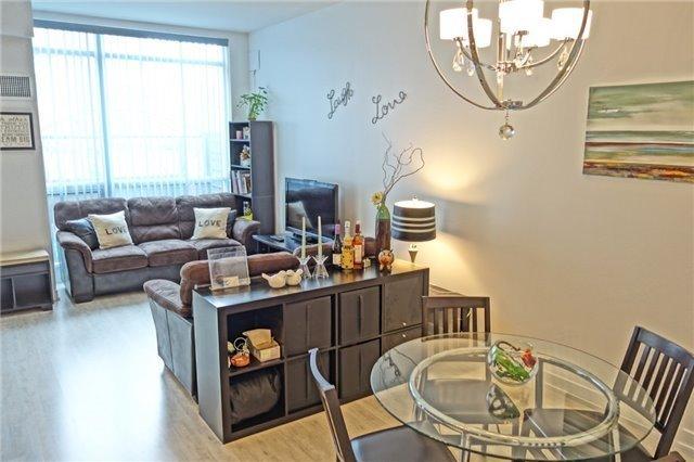 TH03 - 33 Singer Ct, Townhouse with 2 bedrooms, 3 bathrooms and 1 parking in Toronto ON | Image 3