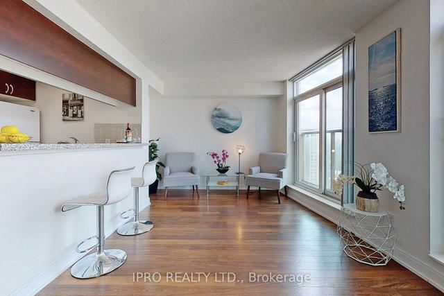 2123 - 238 Bonis Ave, Condo with 1 bedrooms, 1 bathrooms and 1 parking in Toronto ON | Image 3