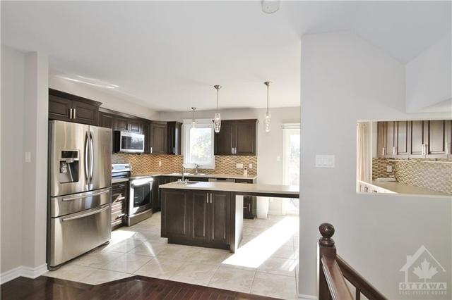 106 Brilia Private, Townhouse with 3 bedrooms, 3 bathrooms and 2 parking in Ottawa ON | Image 11